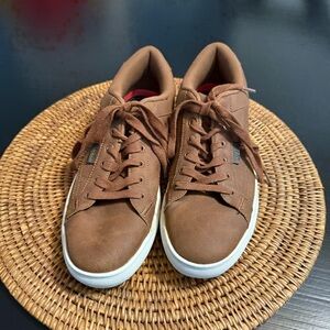 Levi's Courtright sneakers in brown synthetic leather. Size 8 men’s.